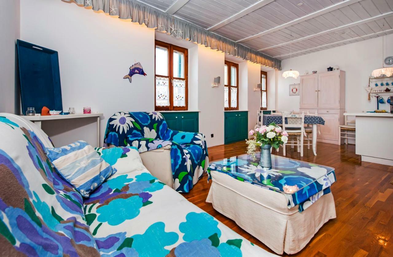 Riva Blu Sea View Apartment Ρόβινι Εξωτερικό φωτογραφία